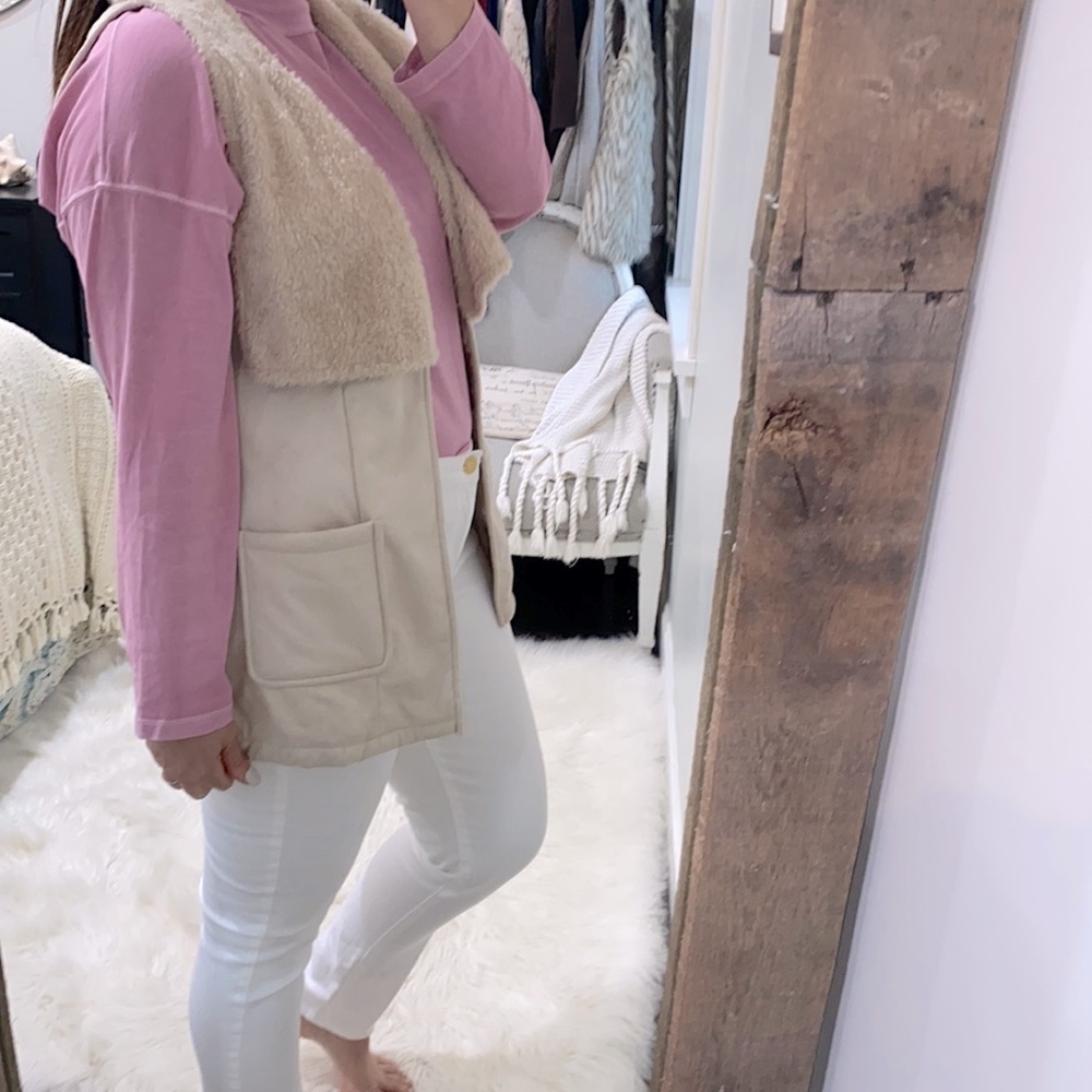 Carmin size large tan faux fur vest